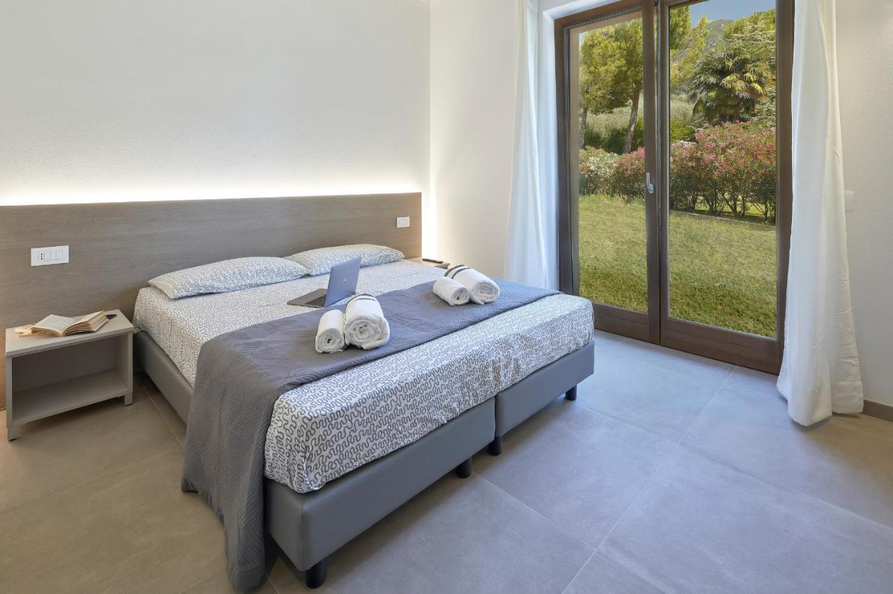 Agriturismo De Bas Riva del Garda Luaran gambar