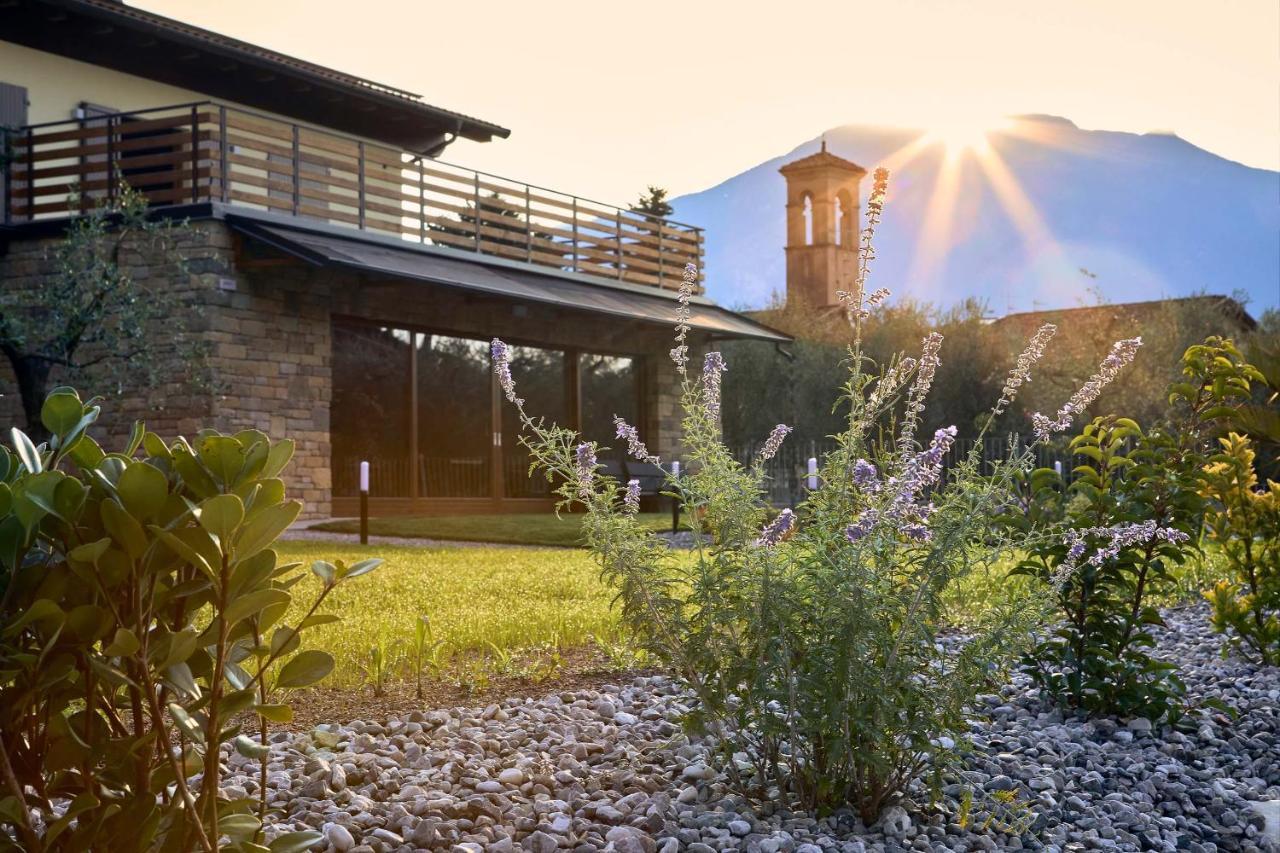 Agriturismo De Bas Riva del Garda Luaran gambar