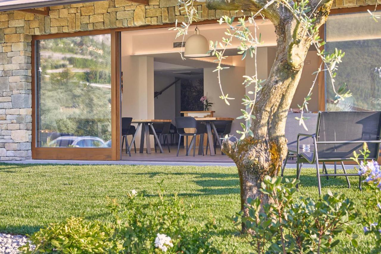 Agriturismo De Bas Riva del Garda Luaran gambar