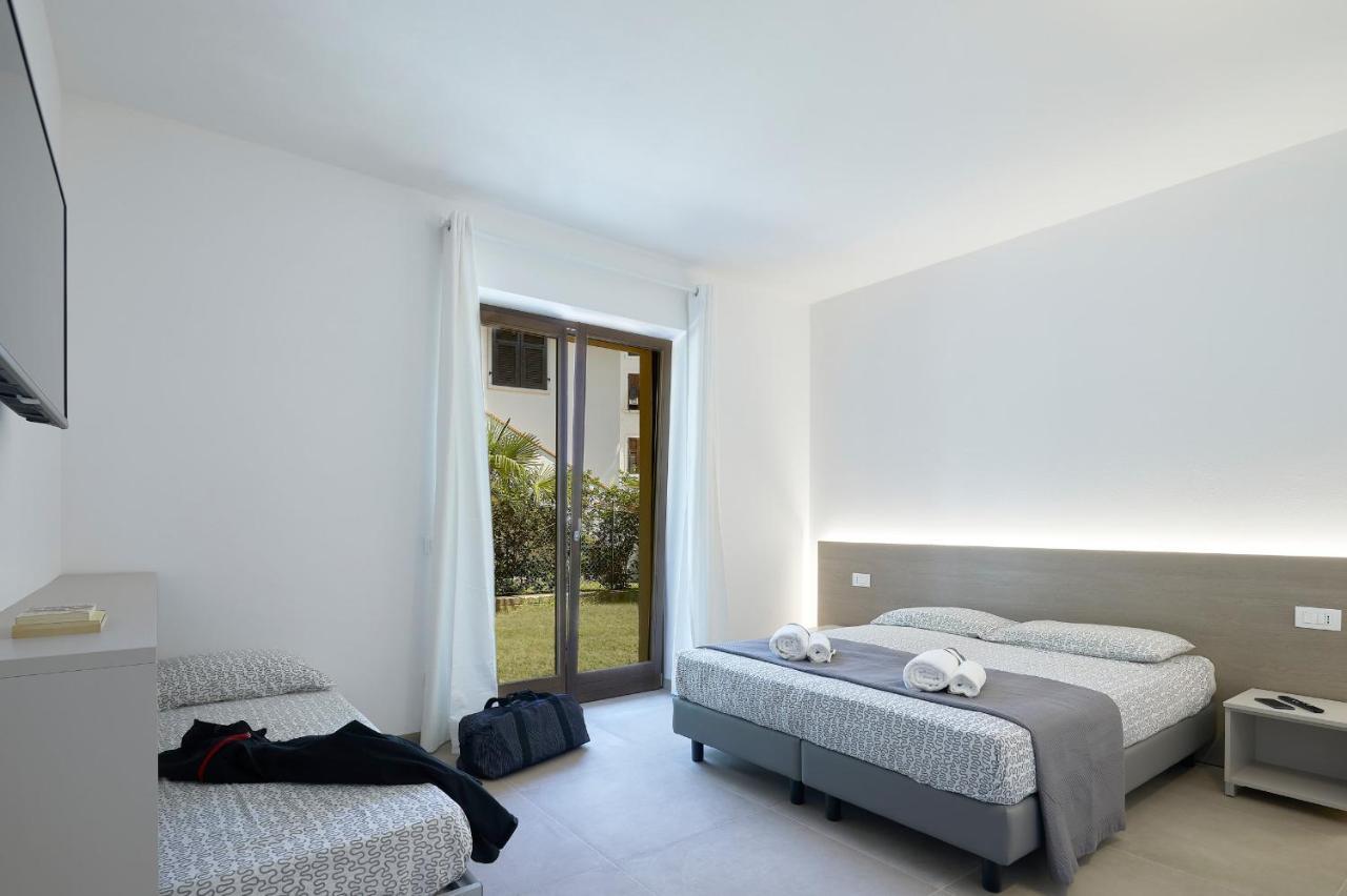 Agriturismo De Bas Riva del Garda Luaran gambar
